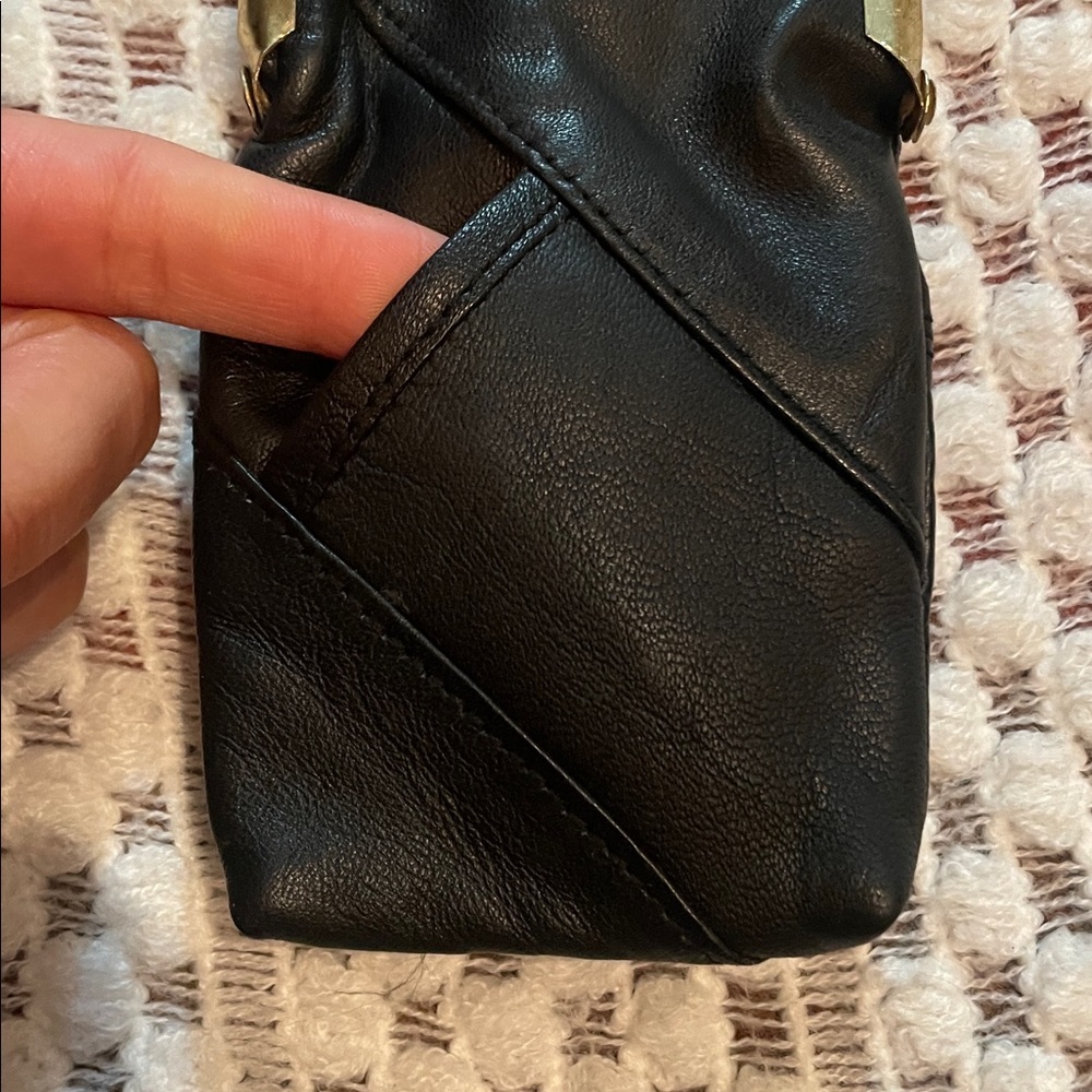 NWOT Vintage Black Leather Coin/Cigarette Purse with Gold Kiss Lock Closure. - Picture 3 of 12